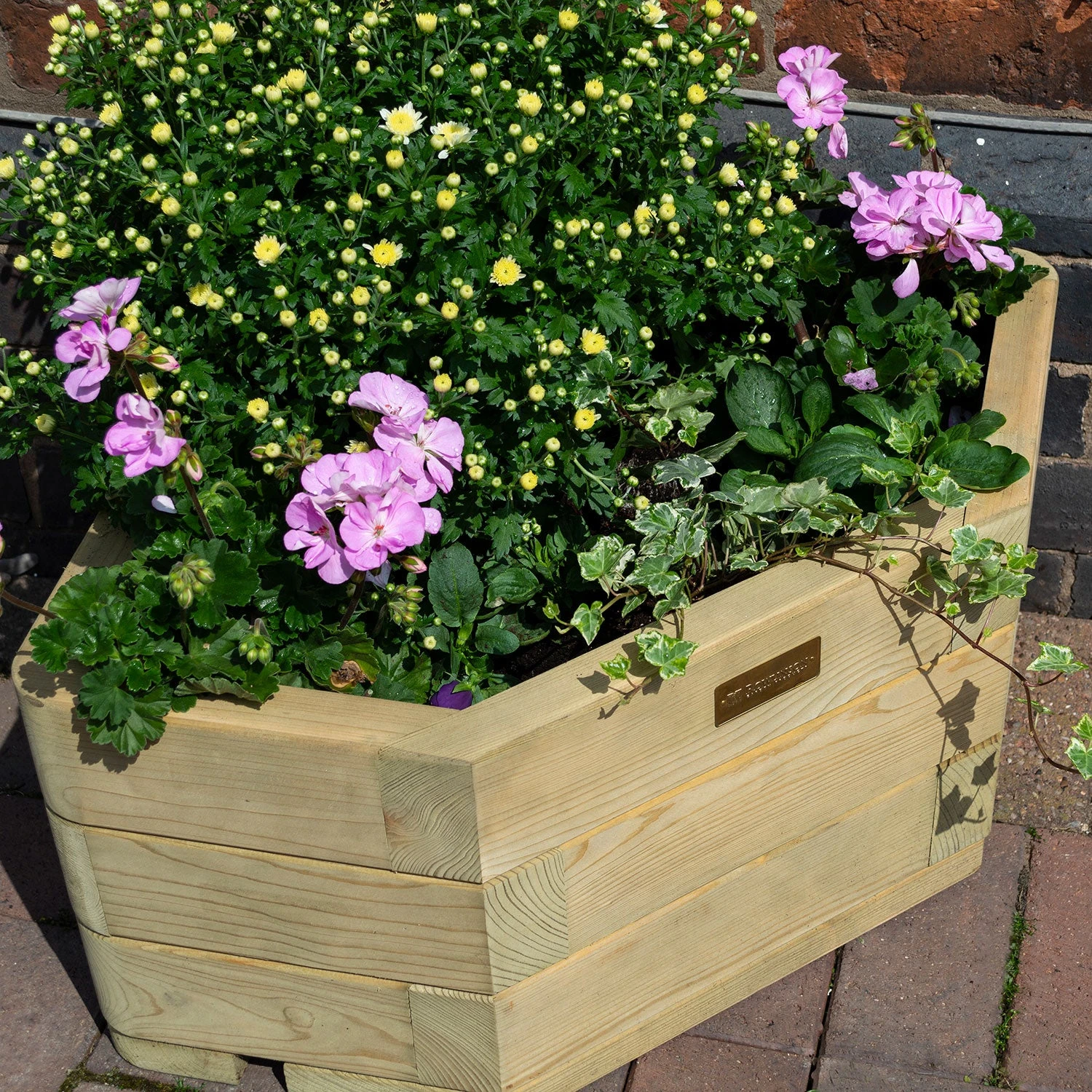 Rowlinson Marberry Corner Planter - Image 2